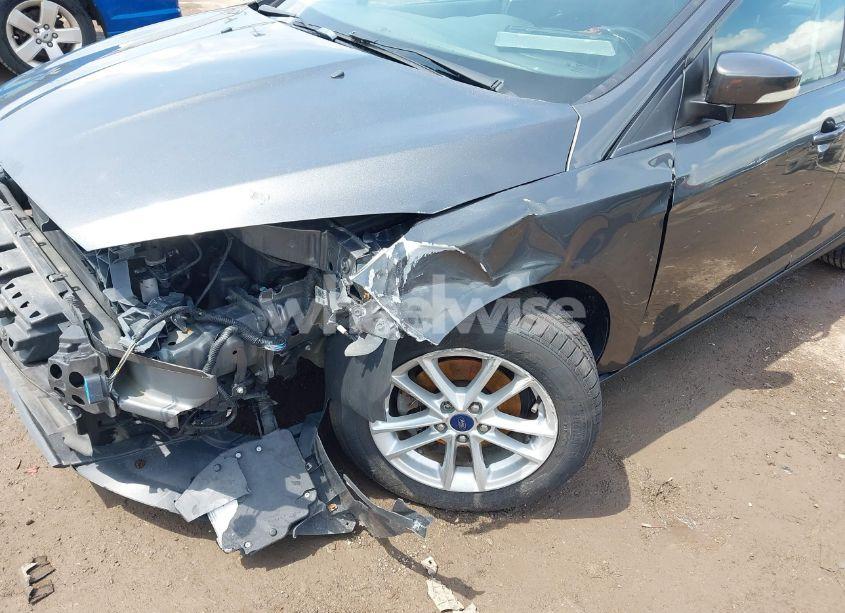 Photo 18 of 2017 Ford Focus SE (VIN 1FADP3F23HL203732)