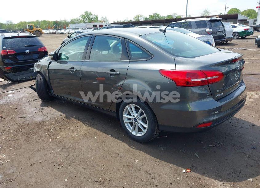 Photo 3 of 2017 Ford Focus SE (VIN 1FADP3F23HL203732)