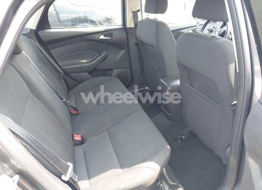 Photo 8 of 2017 Ford Focus SE (VIN 1FADP3F23HL203732)