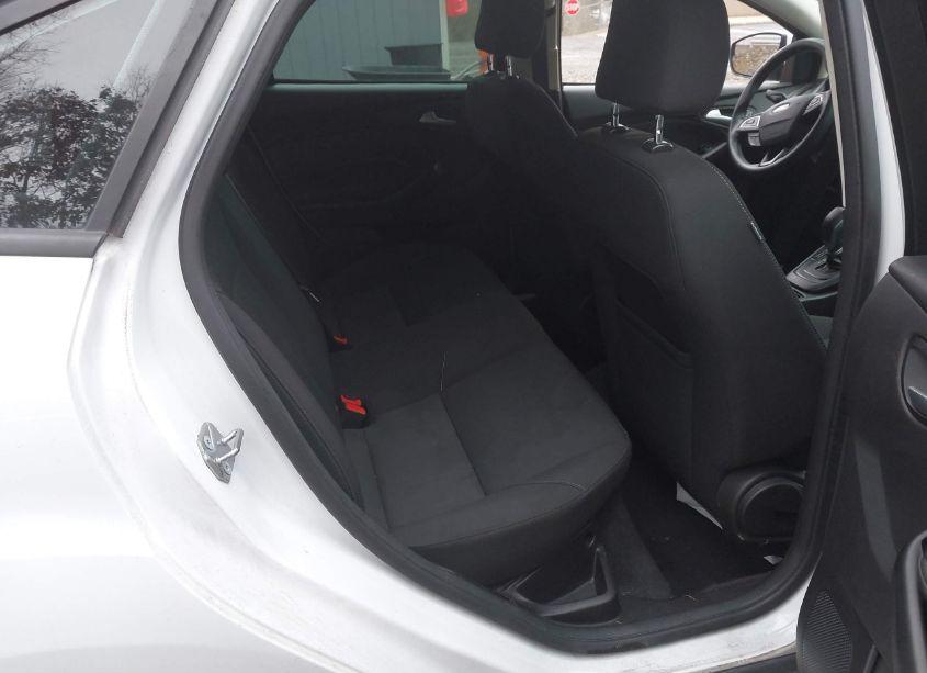 Photo 8 of 2017 Ford Focus SE (VIN 1FADP3F23HL216710)