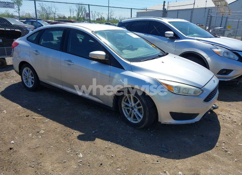 2017 Ford Focus SE (VIN 1FADP3F23HL286837) main photo