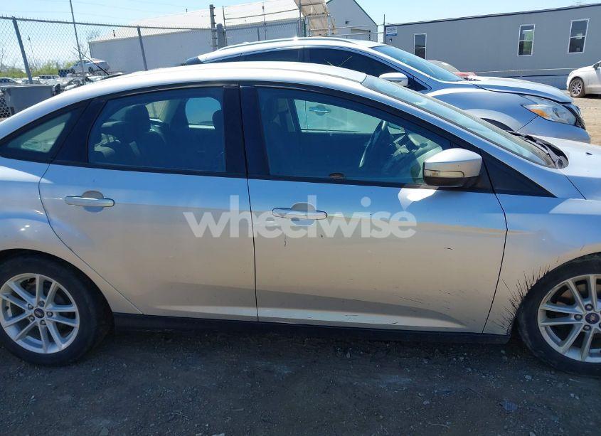 Photo 13 of 2017 Ford Focus SE (VIN 1FADP3F23HL286837)