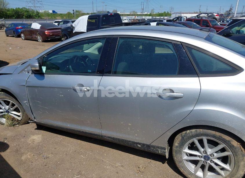 Photo 14 of 2017 Ford Focus SE (VIN 1FADP3F23HL286837)