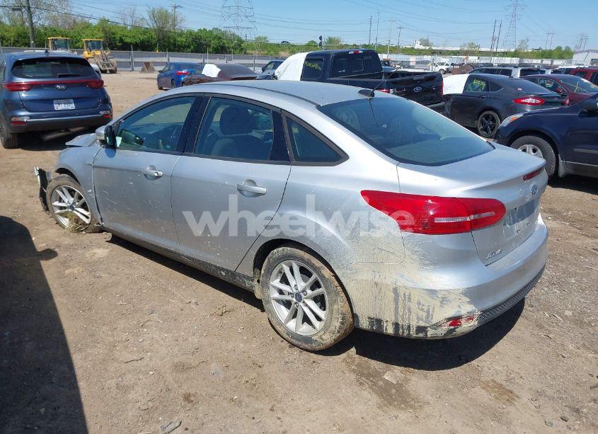 Photo 3 of 2017 Ford Focus SE (VIN 1FADP3F23HL286837)