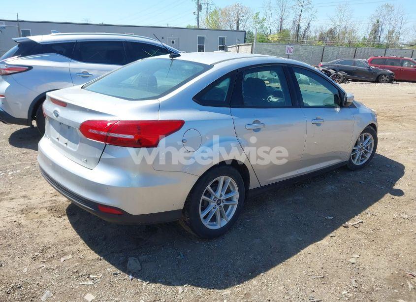 Photo 4 of 2017 Ford Focus SE (VIN 1FADP3F23HL286837)