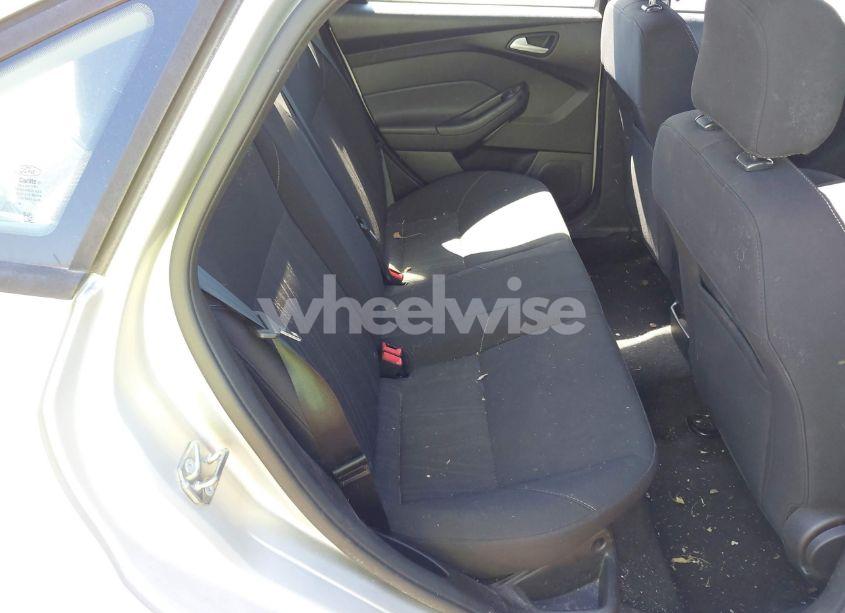 Photo 8 of 2017 Ford Focus SE (VIN 1FADP3F23HL286837)