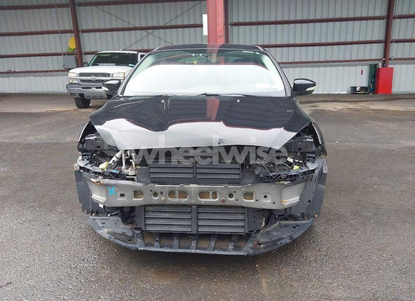 Photo 13 of 2017 Ford Focus SE (VIN 1FADP3F23HL293741)