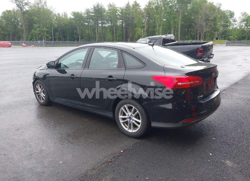 Photo 3 of 2017 Ford Focus SE (VIN 1FADP3F23HL293741)