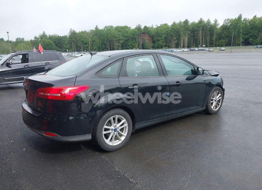 Photo 4 of 2017 Ford Focus SE (VIN 1FADP3F23HL293741)