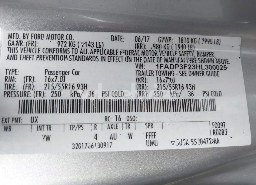 Photo 9 of 2017 Ford Focus SE (VIN 1FADP3F23HL300025)