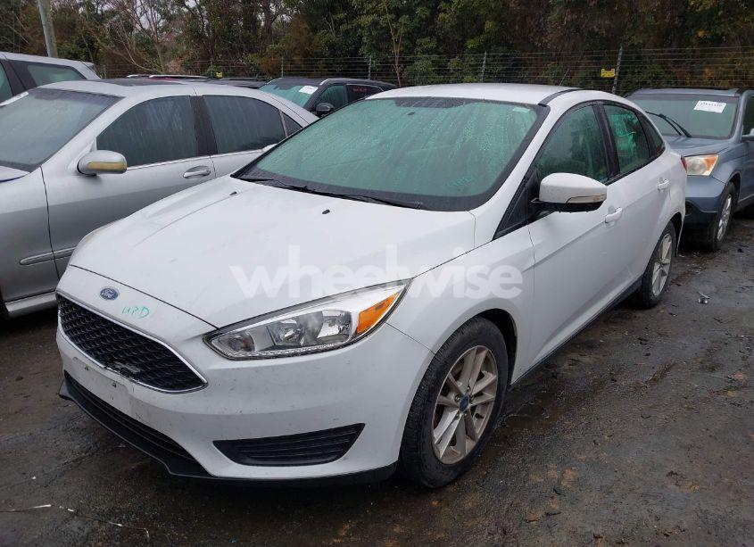 Photo 2 of 2017 Ford Focus SE (VIN 1FADP3F23HL302325)