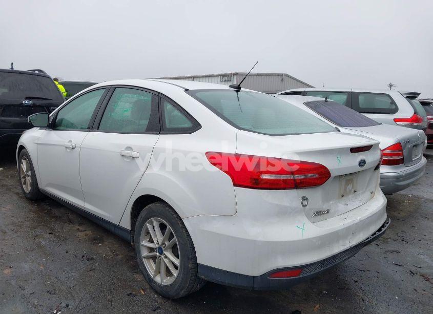 Photo 3 of 2017 Ford Focus SE (VIN 1FADP3F23HL302325)