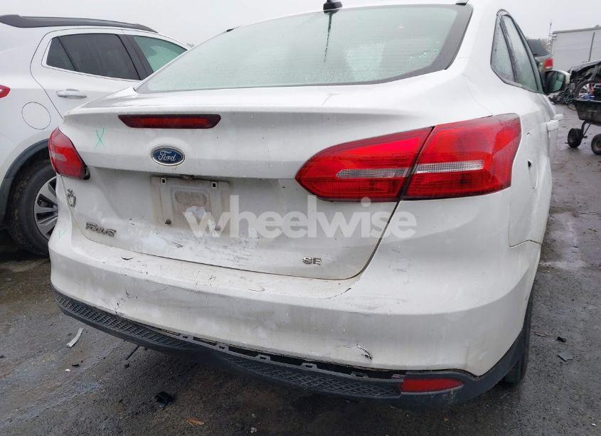 Photo 6 of 2017 Ford Focus SE (VIN 1FADP3F23HL302325)