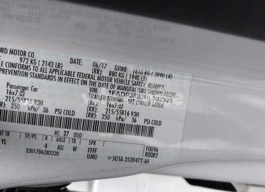 Photo 9 of 2017 Ford Focus SE (VIN 1FADP3F23HL302325)