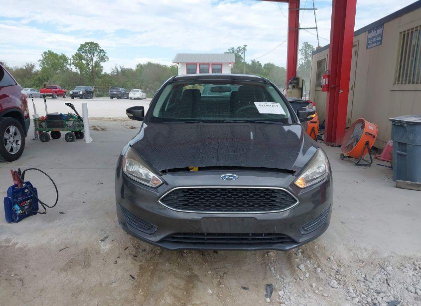 Photo 13 of 2017 Ford Focus SE (VIN 1FADP3F23HL312935)