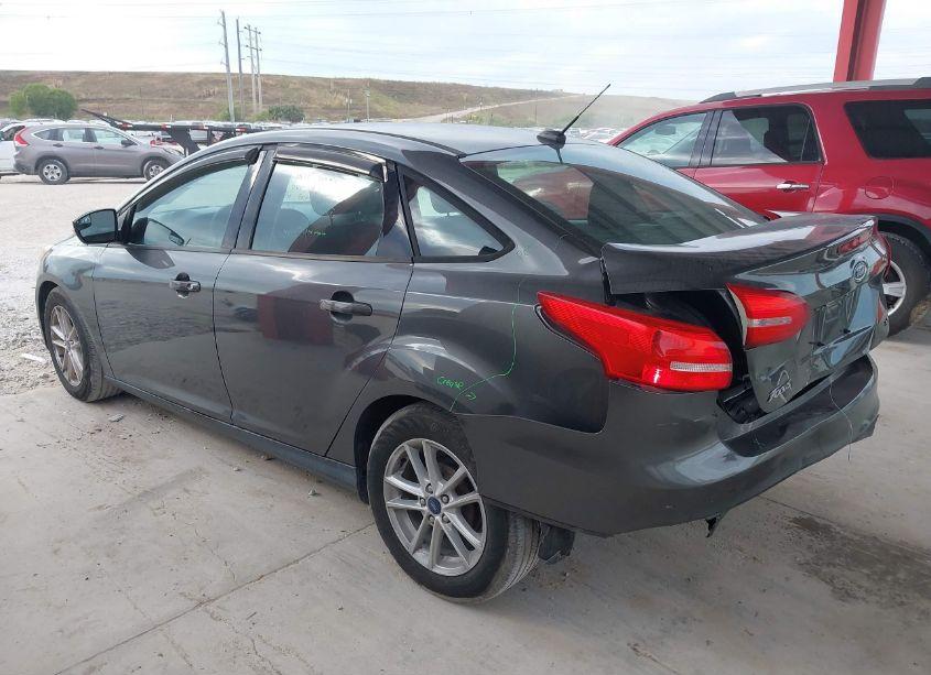 Photo 15 of 2017 Ford Focus SE (VIN 1FADP3F23HL312935)