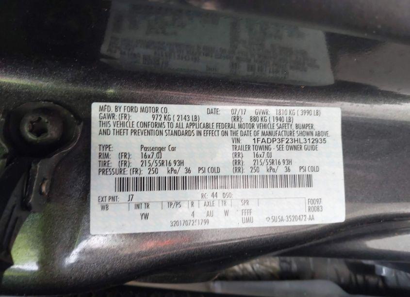 Photo 9 of 2017 Ford Focus SE (VIN 1FADP3F23HL312935)