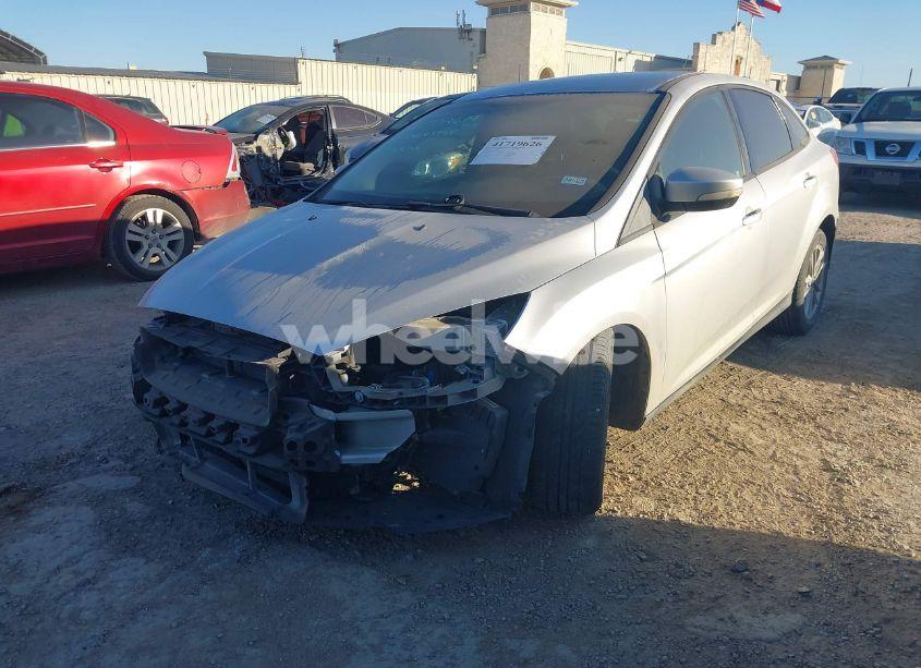 Photo 2 of 2017 Ford Focus SE (VIN 1FADP3F23HL324633)