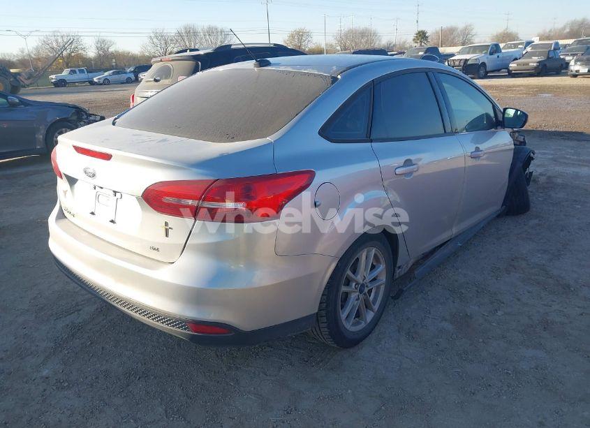 Photo 4 of 2017 Ford Focus SE (VIN 1FADP3F23HL324633)