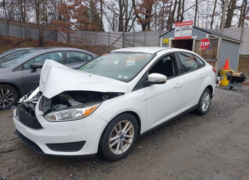Photo 2 of 2017 Ford Focus SE (VIN 1FADP3F23HL339682)