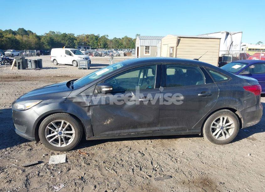 Photo 14 of 2017 Ford Focus SE (VIN 1FADP3F23HL345644)