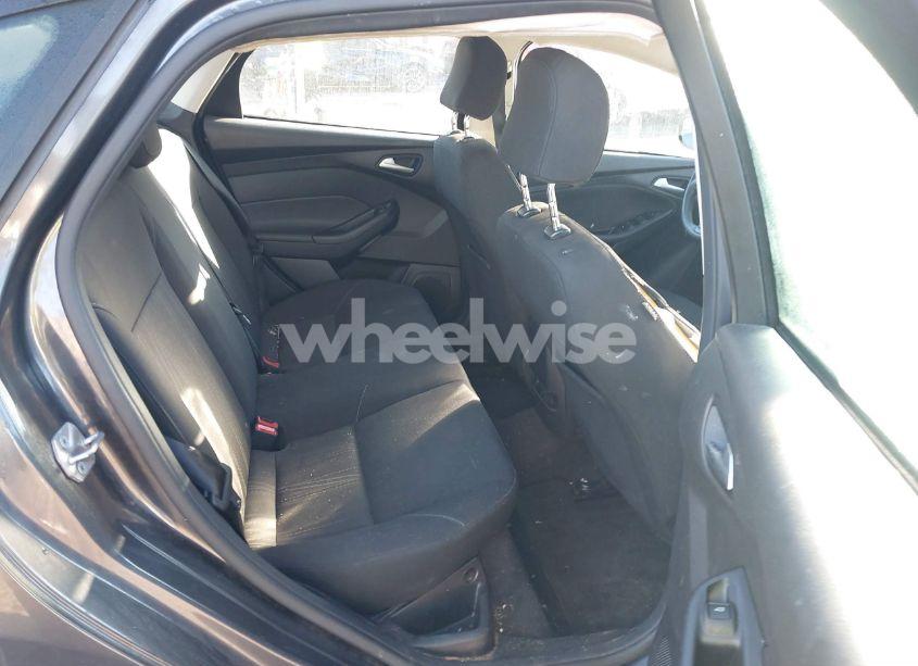 Photo 8 of 2017 Ford Focus SE (VIN 1FADP3F23HL345644)