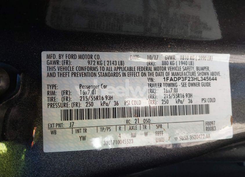 Photo 9 of 2017 Ford Focus SE (VIN 1FADP3F23HL345644)