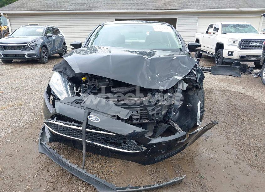 Photo 13 of 2017 Ford Focus SE (VIN 1FADP3F23HL346826)