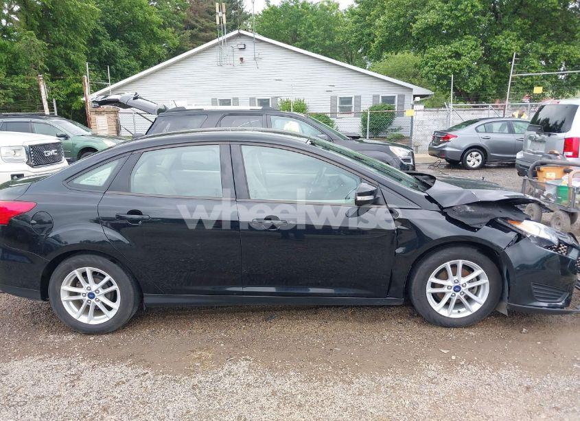 Photo 14 of 2017 Ford Focus SE (VIN 1FADP3F23HL346826)