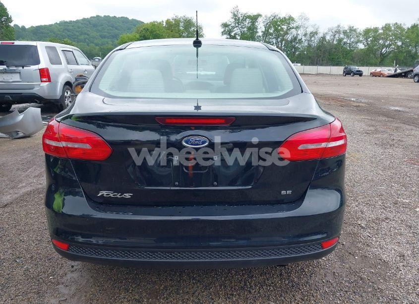 Photo 17 of 2017 Ford Focus SE (VIN 1FADP3F23HL346826)