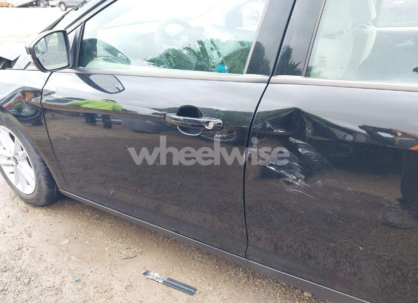 Photo 18 of 2017 Ford Focus SE (VIN 1FADP3F23HL346826)