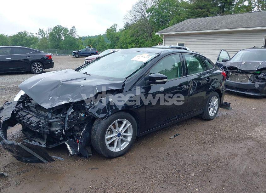 Photo 2 of 2017 Ford Focus SE (VIN 1FADP3F23HL346826)