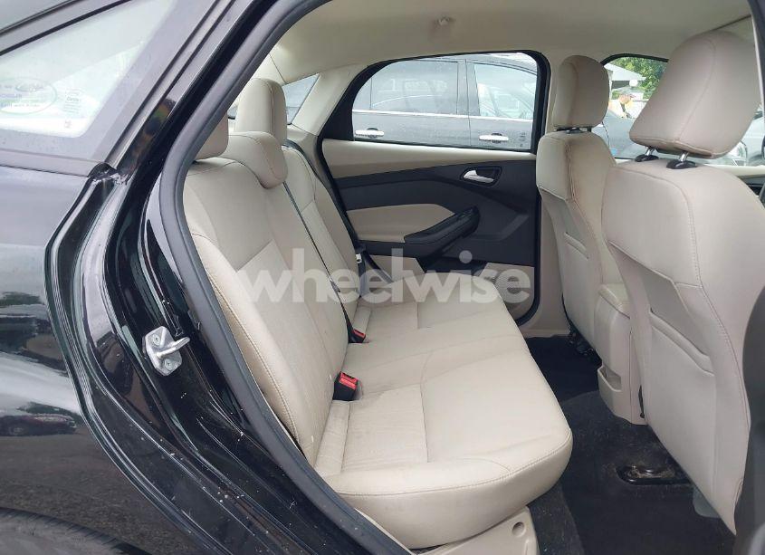 Photo 8 of 2017 Ford Focus SE (VIN 1FADP3F23HL346826)