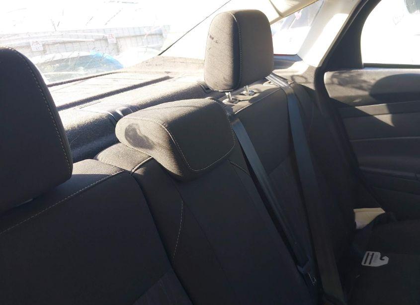 Photo 8 of 2018 Ford Focus SE (VIN 1FADP3F23JL201033)