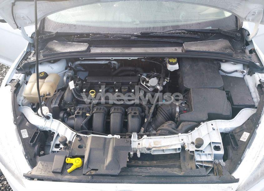 Photo 10 of 2018 Ford Focus SE (VIN 1FADP3F23JL242066)