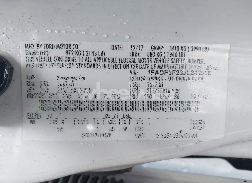 Photo 9 of 2018 Ford Focus SE (VIN 1FADP3F23JL242066)