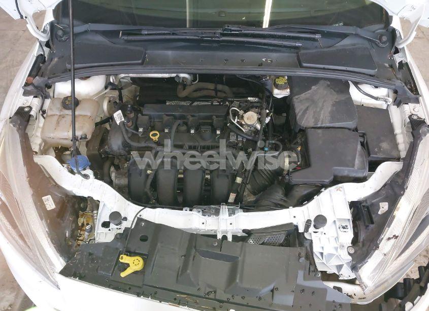 Photo 10 of 2018 Ford Focus SE (VIN 1FADP3F23JL257845)