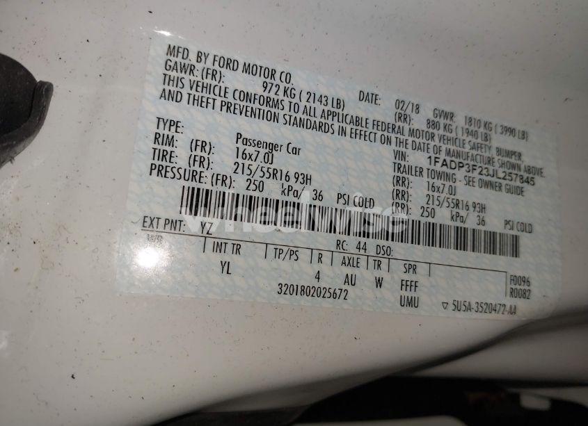 Photo 9 of 2018 Ford Focus SE (VIN 1FADP3F23JL257845)