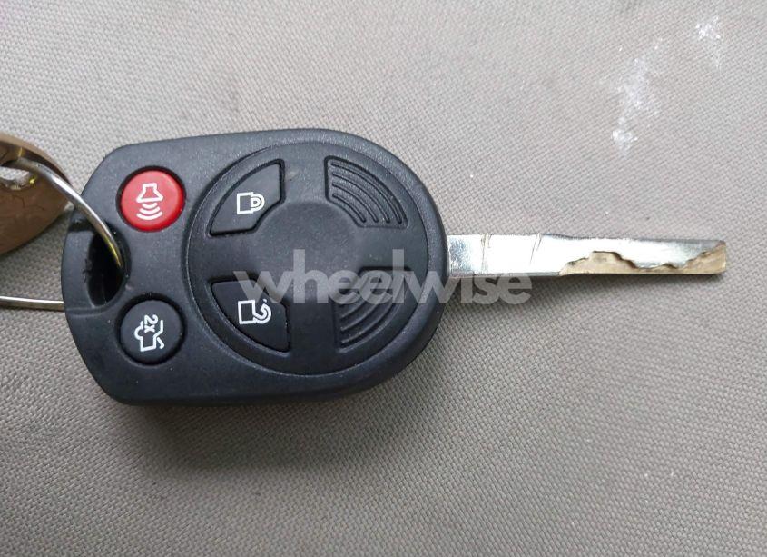 Photo 11 of 2018 Ford Focus SE (VIN 1FADP3F23JL278985)