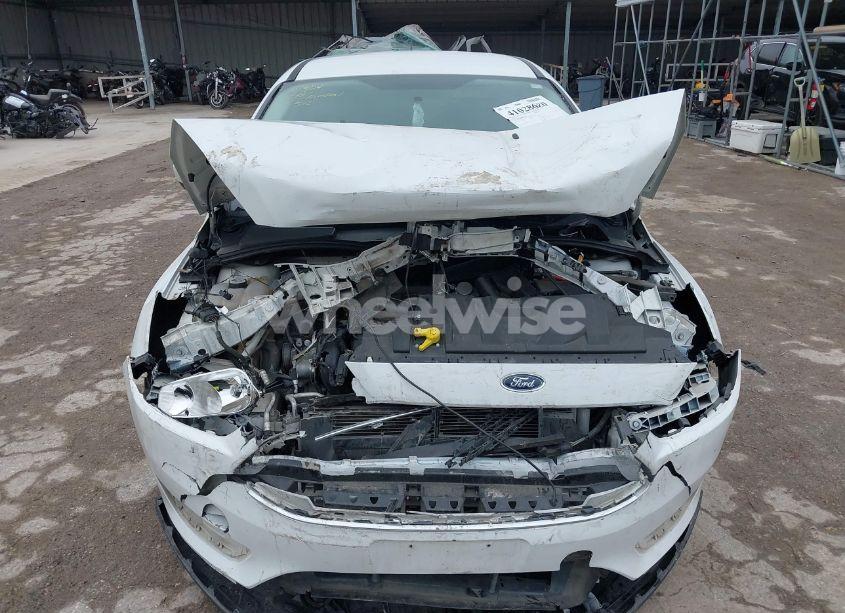 Photo 13 of 2018 Ford Focus SE (VIN 1FADP3F23JL278985)