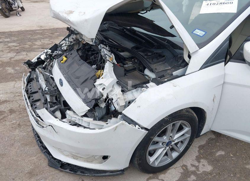 Photo 6 of 2018 Ford Focus SE (VIN 1FADP3F23JL278985)