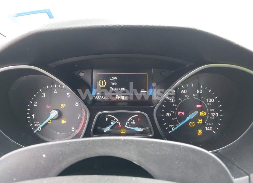 Photo 7 of 2018 Ford Focus SE (VIN 1FADP3F23JL278985)