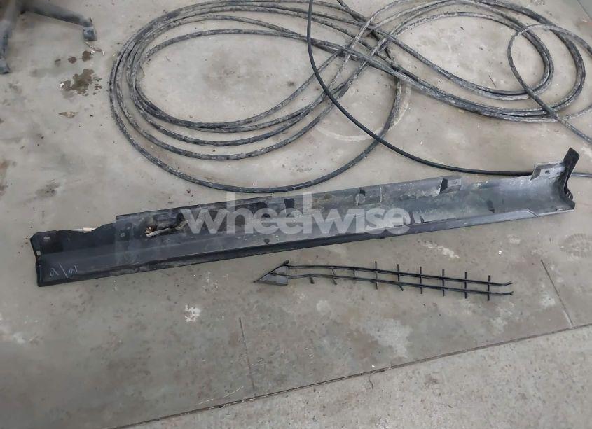 Photo 12 of 2018 Ford Focus SE (VIN 1FADP3F23JL309989)