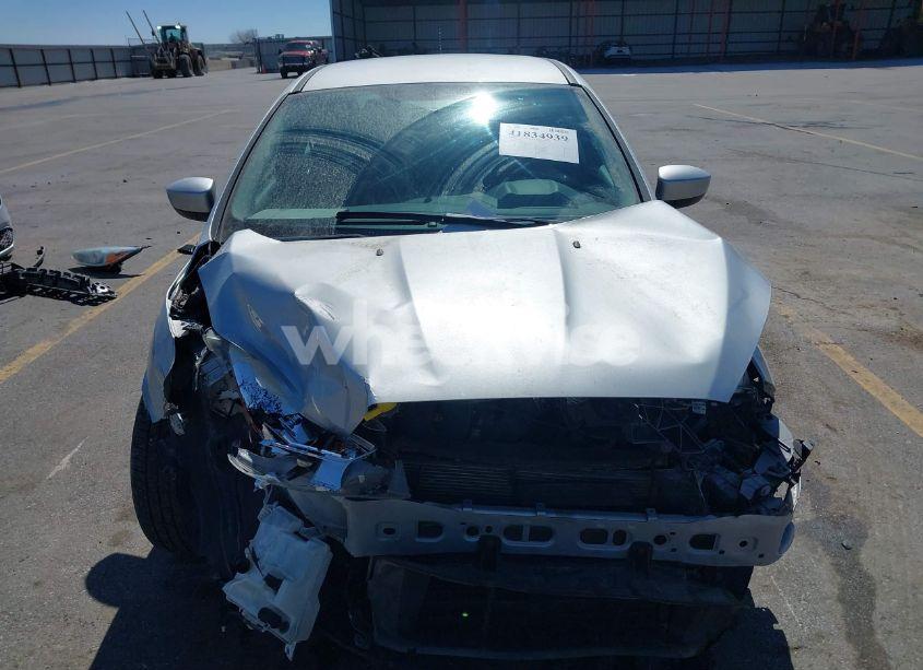 Photo 12 of 2018 Ford Focus SE (VIN 1FADP3F23JL315341)