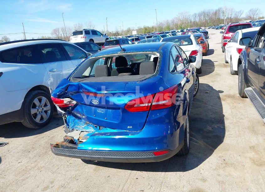 Photo 16 of 2018 Ford Focus SE (VIN 1FADP3F23JL324380)