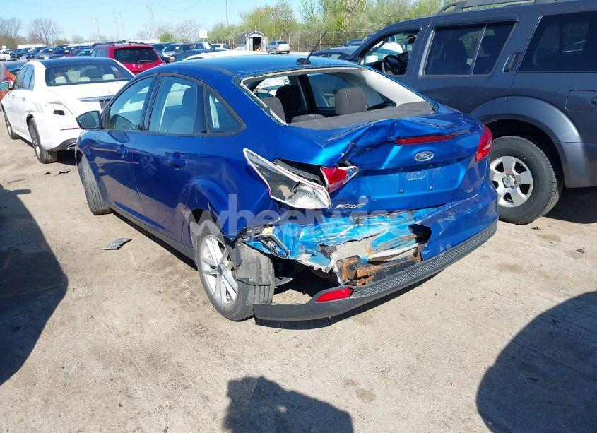 Photo 3 of 2018 Ford Focus SE (VIN 1FADP3F23JL324380)