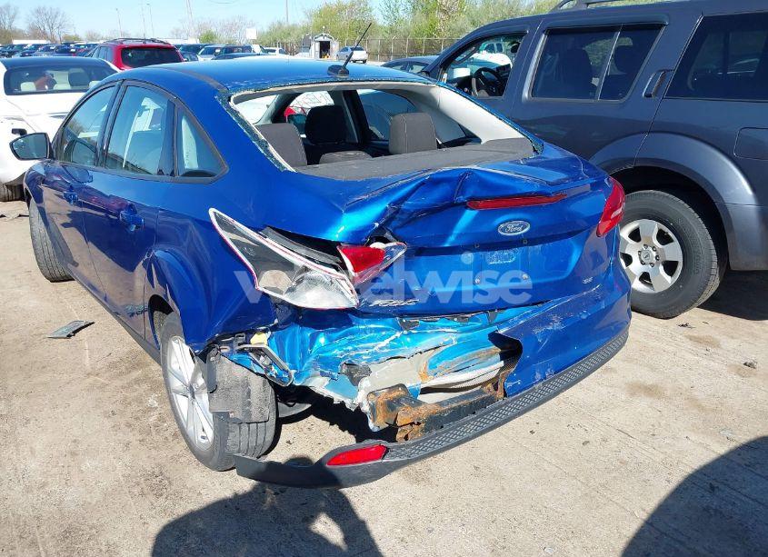 Photo 6 of 2018 Ford Focus SE (VIN 1FADP3F23JL324380)