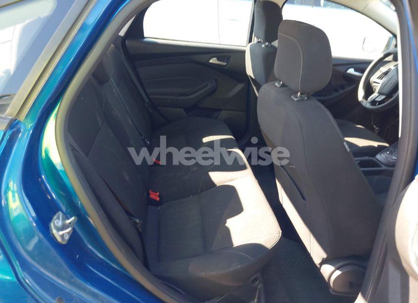 Photo 8 of 2018 Ford Focus SE (VIN 1FADP3F23JL324380)