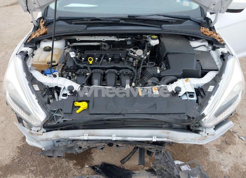 Photo 10 of 2018 Ford Focus SE (VIN 1FADP3F23JL328896)