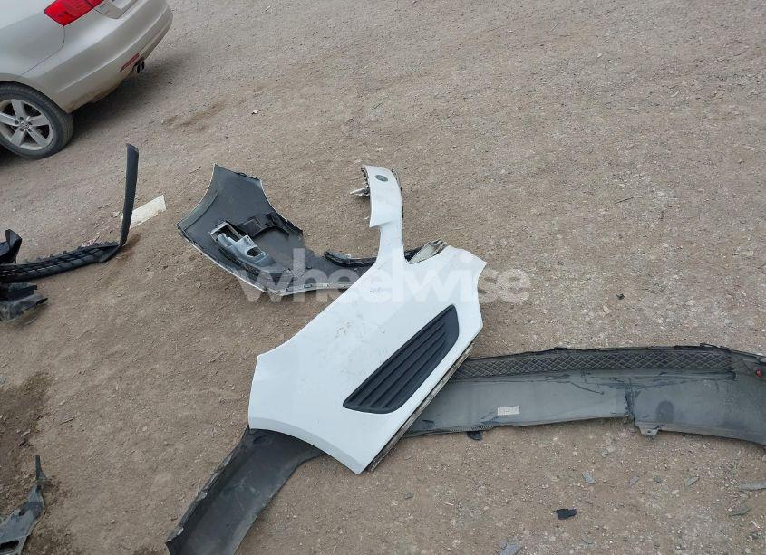 Photo 12 of 2018 Ford Focus SE (VIN 1FADP3F23JL328896)